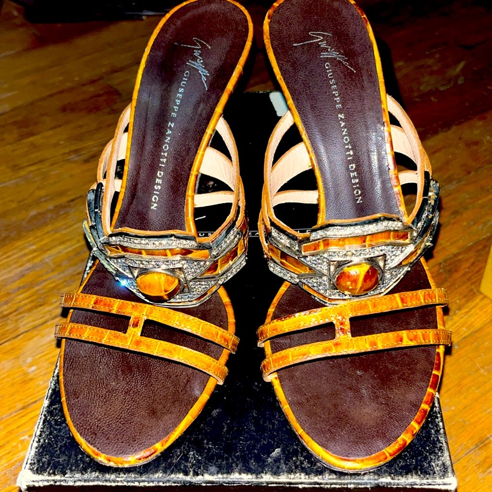 Giusippe Zanotti Brown leather Mule heels with rhinestone “buckle.” Size 7